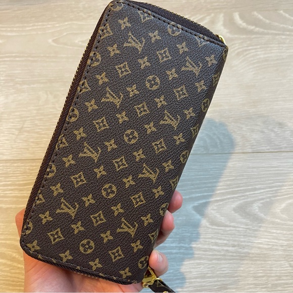 Louis Vuitton Handbags - Monogram Wallet